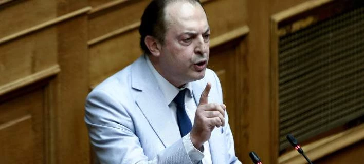 «Δώσε μας πίσω την έδρα» – «Σκοτωμός» Λαζαρίδη – ΑΝΕΛ – Τους άκουσε όλη η Βουλή